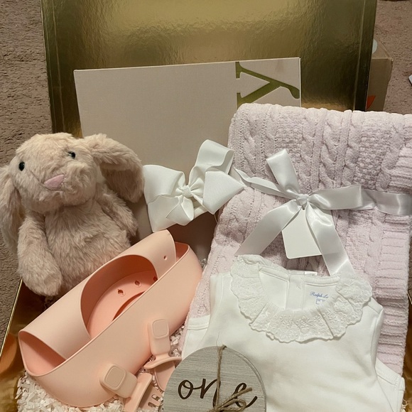 Ralph Lauren Baby Girl Gift Set - Picture 7 of 17
